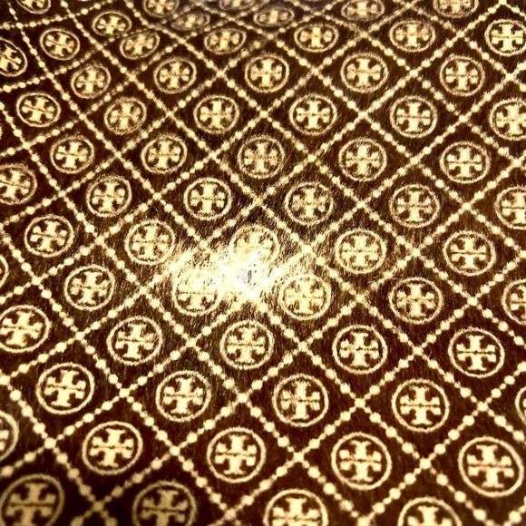 Tory Burch Tan and Gold Hobo Bag - Picture 5 of 16